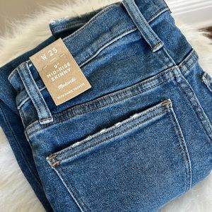 NWT Madewell mid rise magic pockets skinny jeans